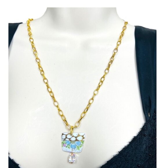 Broken China Pendant Necklace With Gold Tone Chain & Multifaceted Crystal Bead - Picture 9 of 11